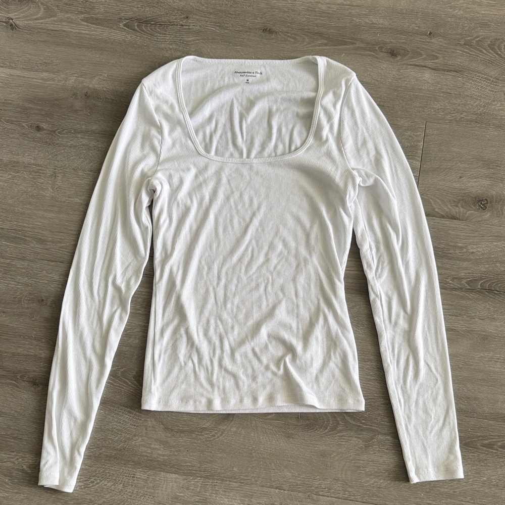 NWOT Abercrombie Long Sleeve